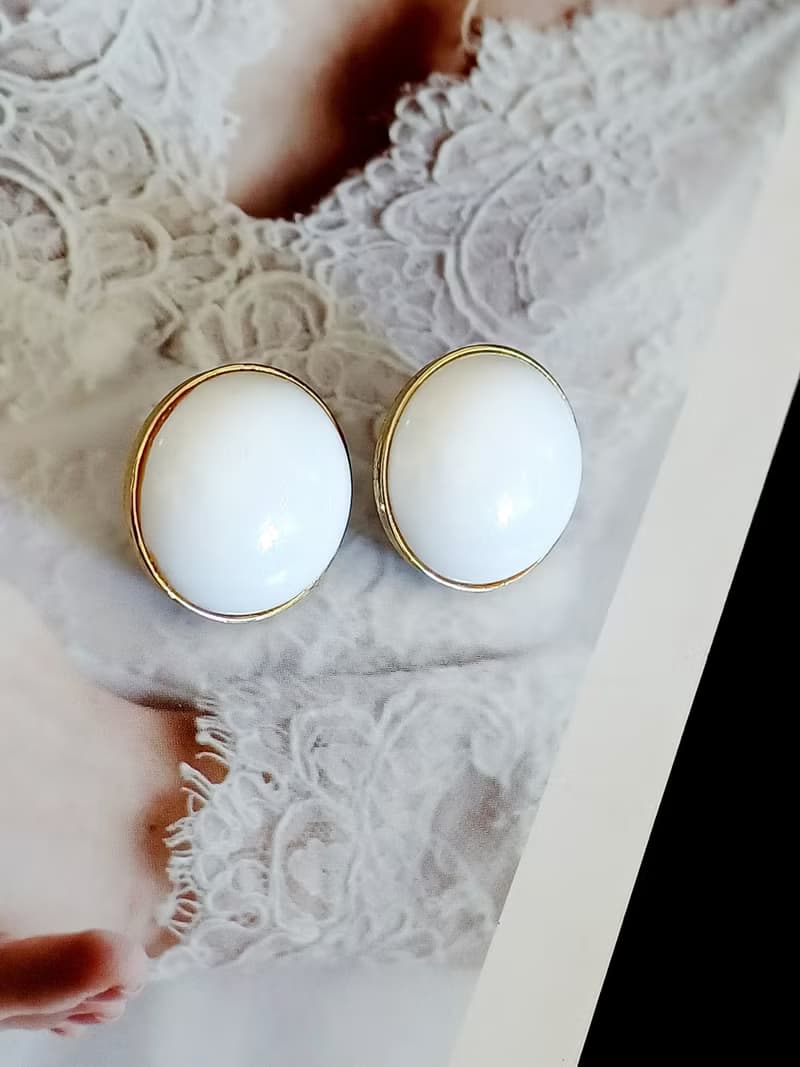 vintage jewelry  Monet 半球形賽珞珞 夾式耳環