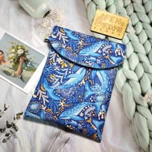 袋物系列-高品質薄帆布海洋藍夢幻鯨魚海草款-7.8吋電子書保護套-