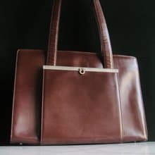 輝煌年代 OLD ERA _早期二手Salvatore Ferragamo義大利製肩背包