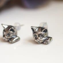 招き猫ピアス　ピクシー　片耳