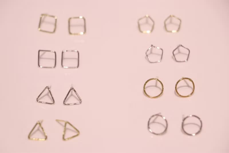 petit ピアス　三角　シルバーカラー