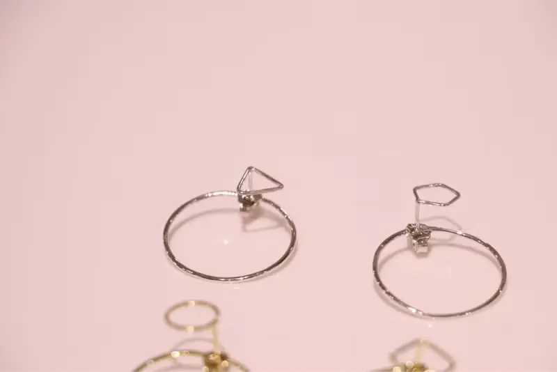 petit ピアス　三角　シルバーカラー