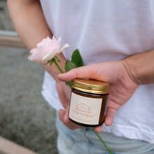 蘿絲漫漫 NO.1手工大豆香氛蠟燭 90g 【週年慶買一送一織品噴霧】