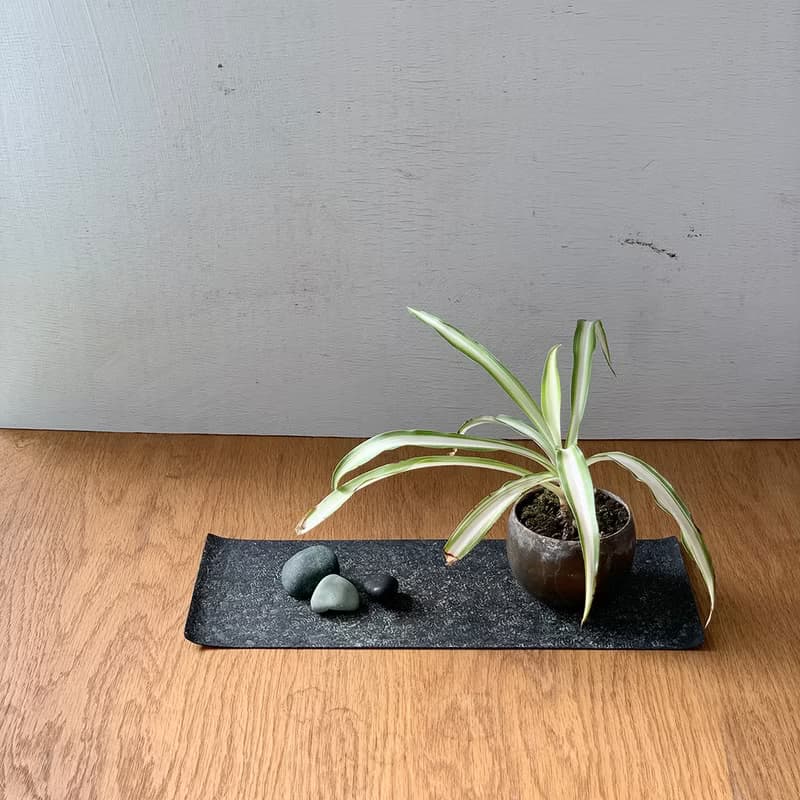 鎚目模様の角小盆　　緑青