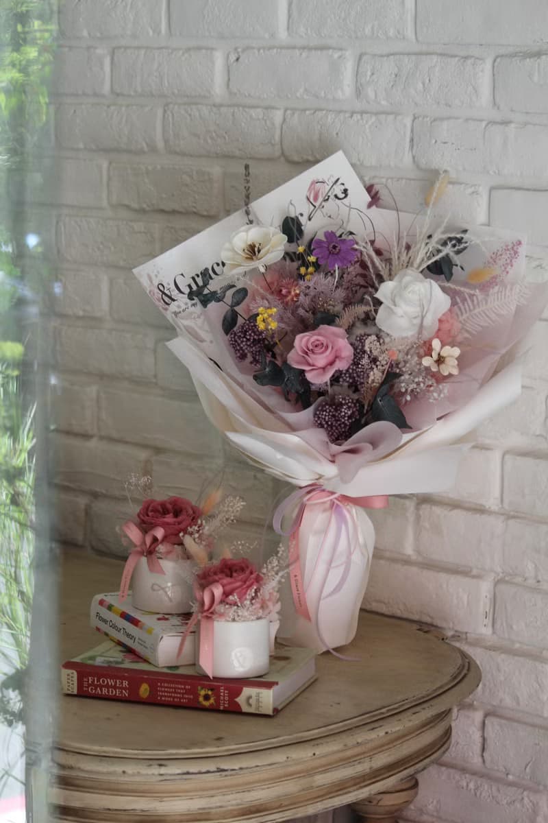 七夕首選【相約巴黎-夢幻粉永生玫瑰花束】