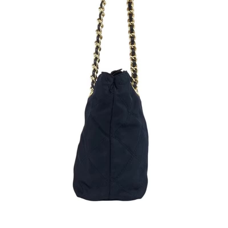 【 日本直送　名牌中古包 】PRADA プラダ ショルダーバッグ ネイビー トライアングルロゴ ナイロン キルティング チェーンバッグ オールド g7mc6t