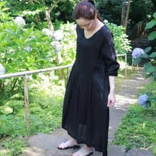 ブラックリネンのワンピース