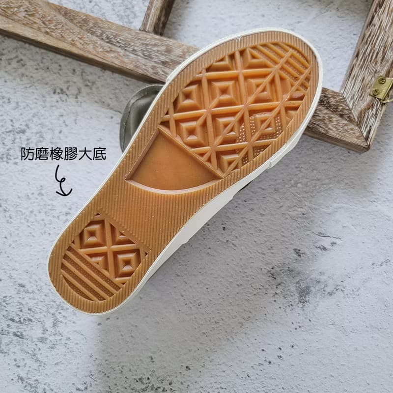 荷葉休閒鞋 - 黑色 小紅帽與大野狼