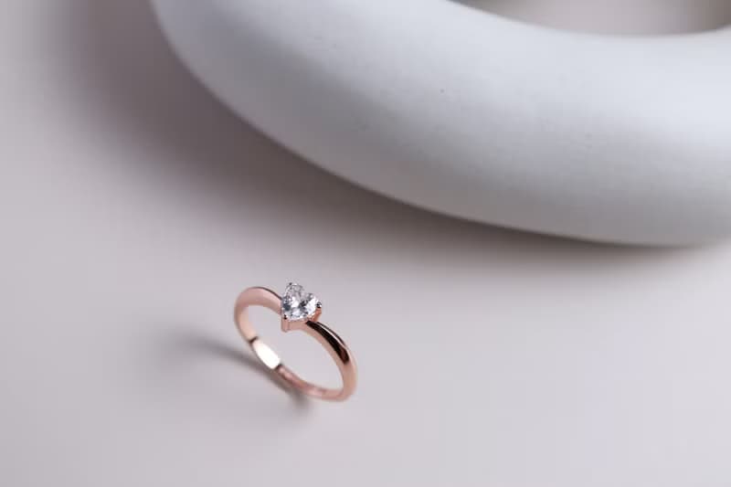 放閃。愛心鑽純銀戒指