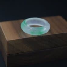 玉石冰種飄花戒指翠綠色玉戒指環搭配胡桃木戒指盒可刻字