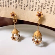 【西洋古董飾品】雅緻垂墜擺盪 優雅可愛黃色小花 花園耳環 耳夾