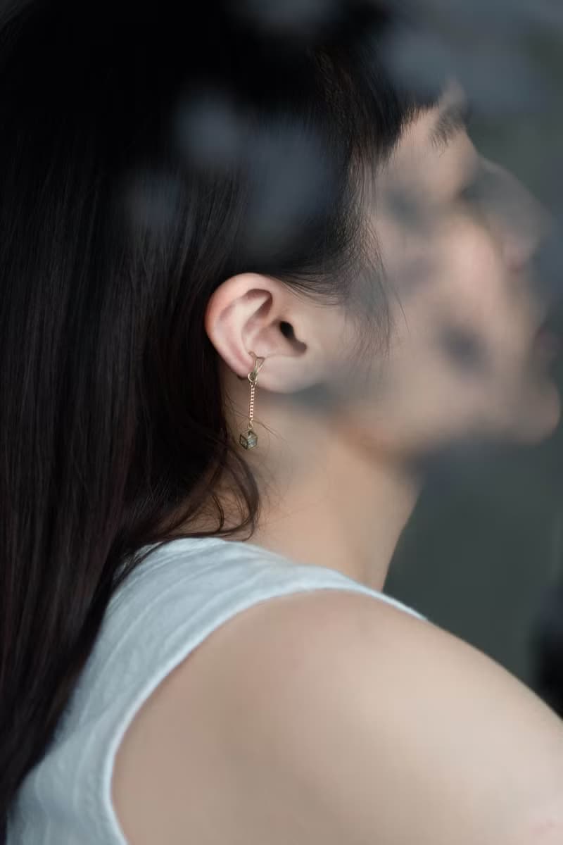 Little Details Of The Day | 擁抱的垂直線 耳骨夾 單只販售