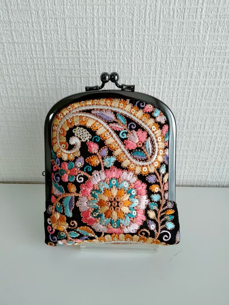 刺繍　カードケース