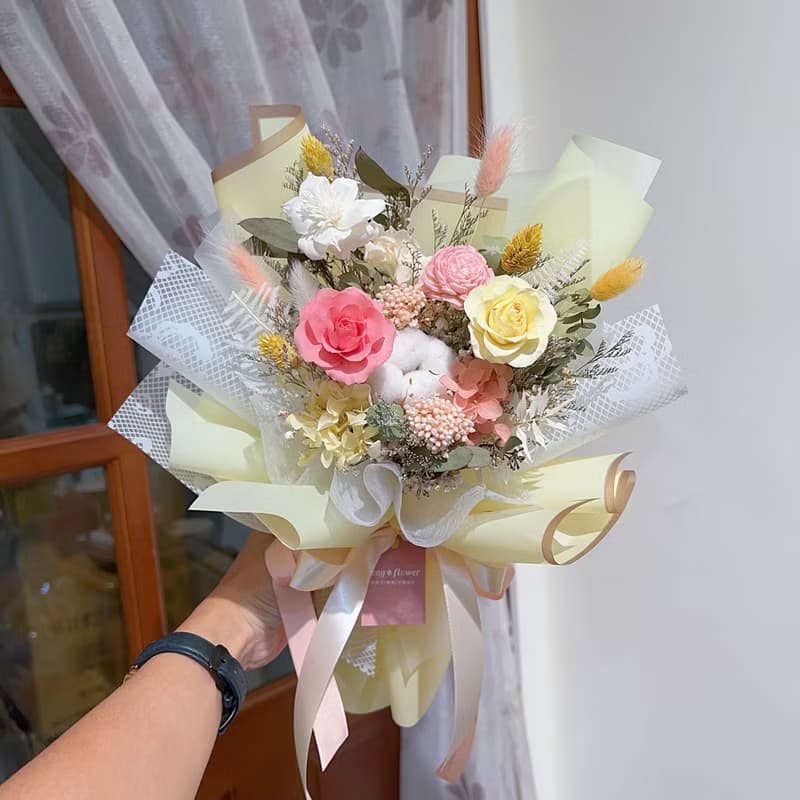 FengFlower 【粉嫩黃永生玫瑰花束】不凋花/永生花/乾燥花