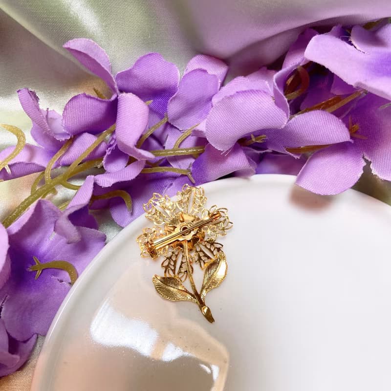 【西洋古董飾品】品味簍空花卉葉脈 紫花蕊萊茵 優雅胸章 胸針