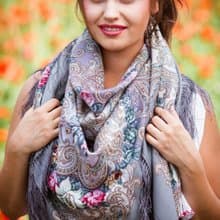 Pavlovo Posad Russian Shawl 100% Wool Scarf 125x125 cm Wrap Silk Fringe 1437-1