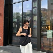 【DOUGHNUT】防潑水 手提/肩背/斜背 3用 澎澎半月包 穿搭-黑 SE