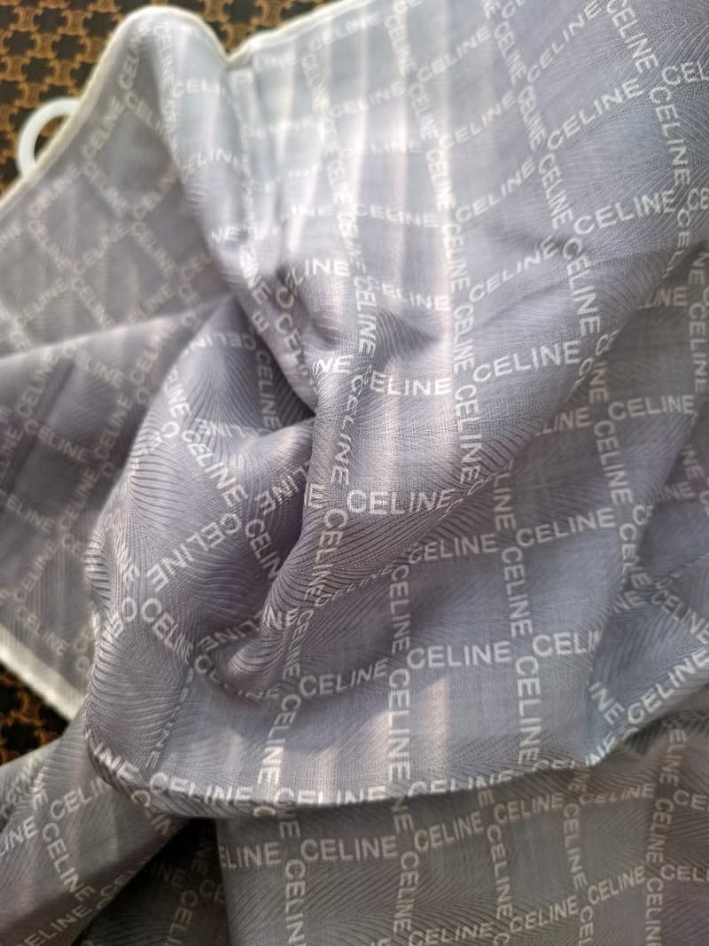 全新未使用 CELINE 純字簡約低調款 手巾方巾手帕 綁包帶圍巾絲巾