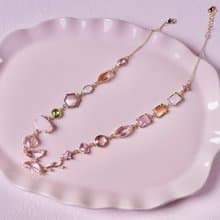 桜の宝石ネックレス