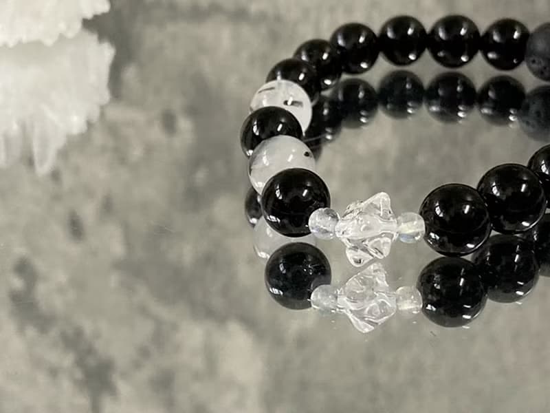 【靈魂之星。黑瑪瑙手鍊】黑髮晶、月光石、白水晶、火山石|中性