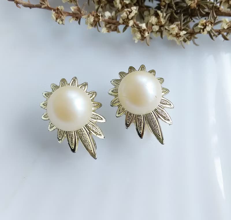 Vintage Jewelry 西洋古董飾品  金葉優雅仿珠 夾式耳環