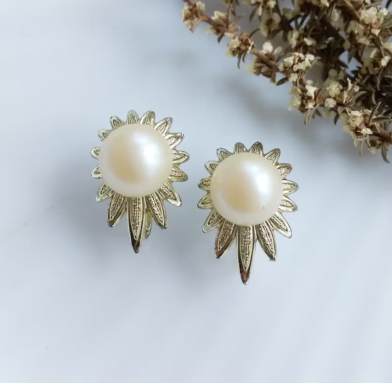 Vintage Jewelry 西洋古董飾品  金葉優雅仿珠 夾式耳環