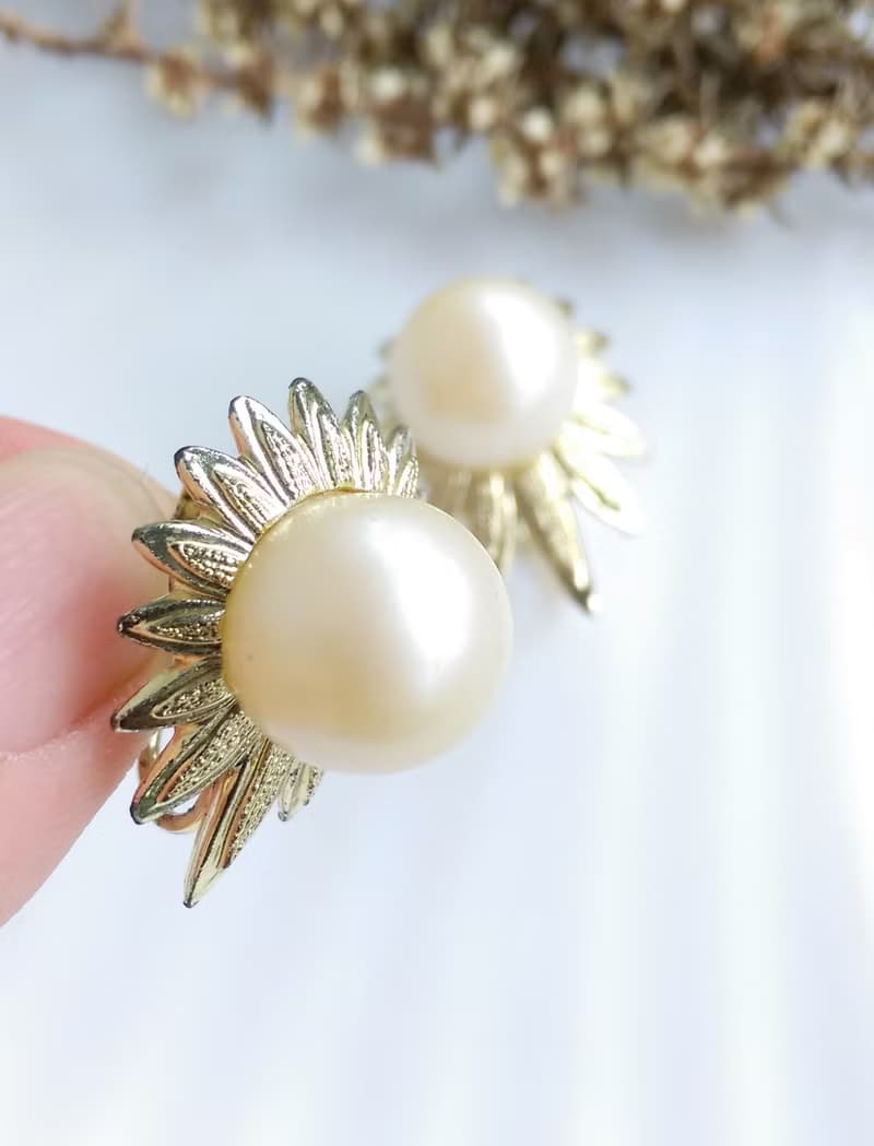 Vintage Jewelry 西洋古董飾品  金葉優雅仿珠 夾式耳環