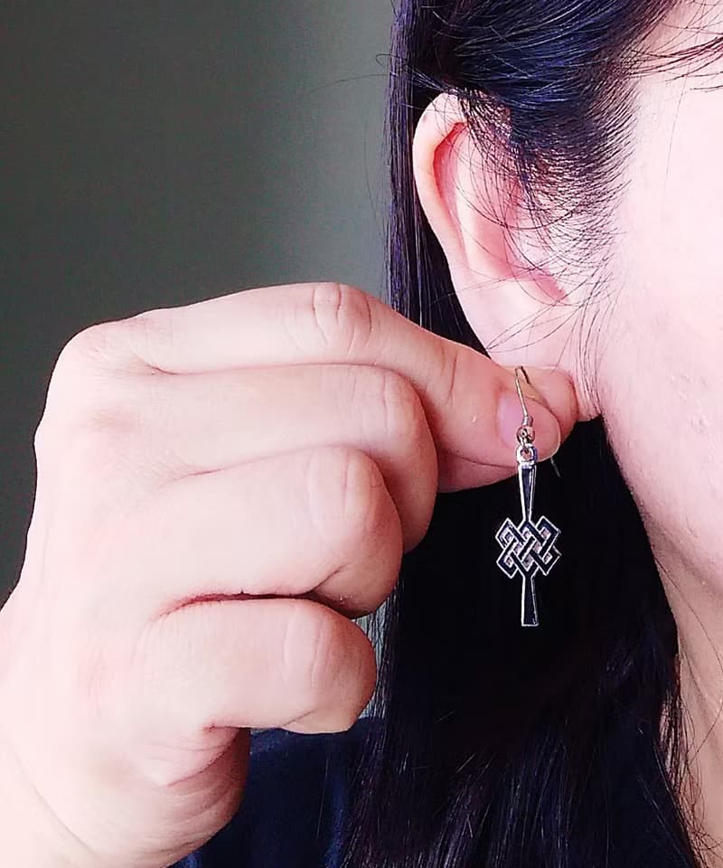 Vintage Jewelry  景泰藍 凱爾特繩結 黑色調 小巧 耳勾 針式耳環