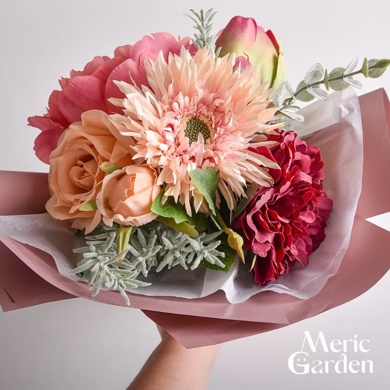 畢業花束 Meric Garden 仿真儷影紅韻牡丹玫瑰菊花束