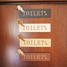 【飛びつく猫ちゃん】 【TOILET】 木製 ドアプレート トイレ ルームプレート