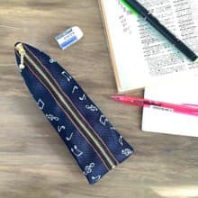 【音符】畳縁　テトラ型　ペンケース　藍色　白　音楽　楽譜