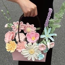 提籃花束 手工鉤織花束——永恆盛開的花卉裝飾與獨特禮物送女友