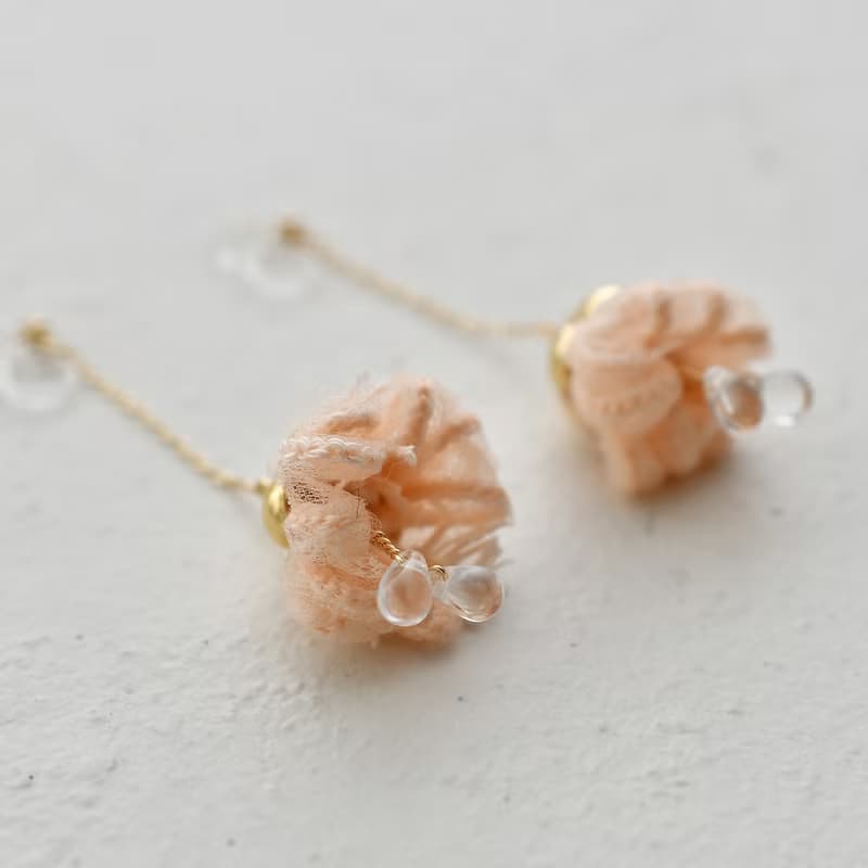 イヤリング/Lace fabric tassel earrings/ pink