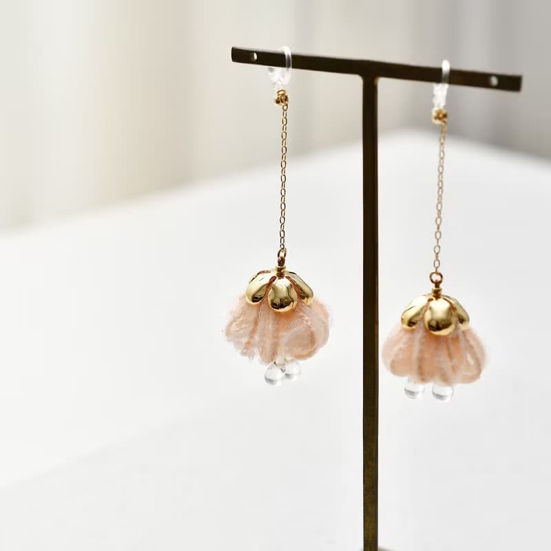 イヤリング/Lace fabric tassel earrings/ pink