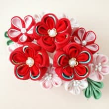 【新作】つまみ細工　七五三や成人式向けの髪飾り【花束のような髪飾り・赤】