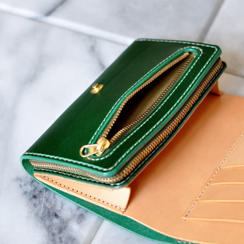 収納性抜群の三つ折り財布　No.6　ブッテーロ