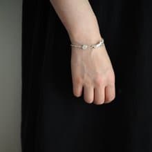 おしゃべり白猫ブレスレット レインボームーンストーン