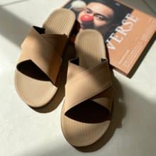 indosole CROSS 環保拖鞋 沙漠棕 女