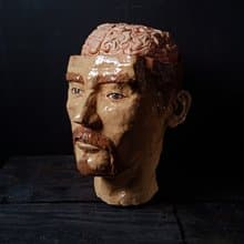 被開腦的男子(高32cm 機關陶偶 恐怖雕塑)