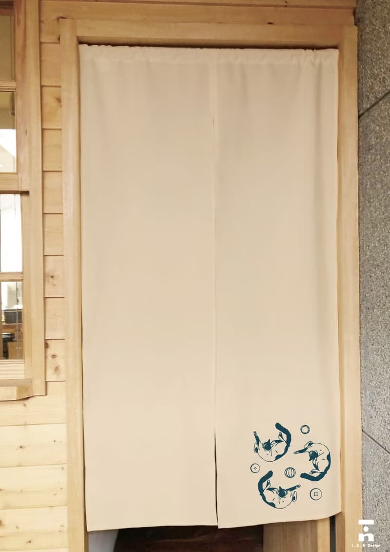 (多色款選擇) 貓伸展 - 有機棉絹印日式中門簾 Oranic Cotton
