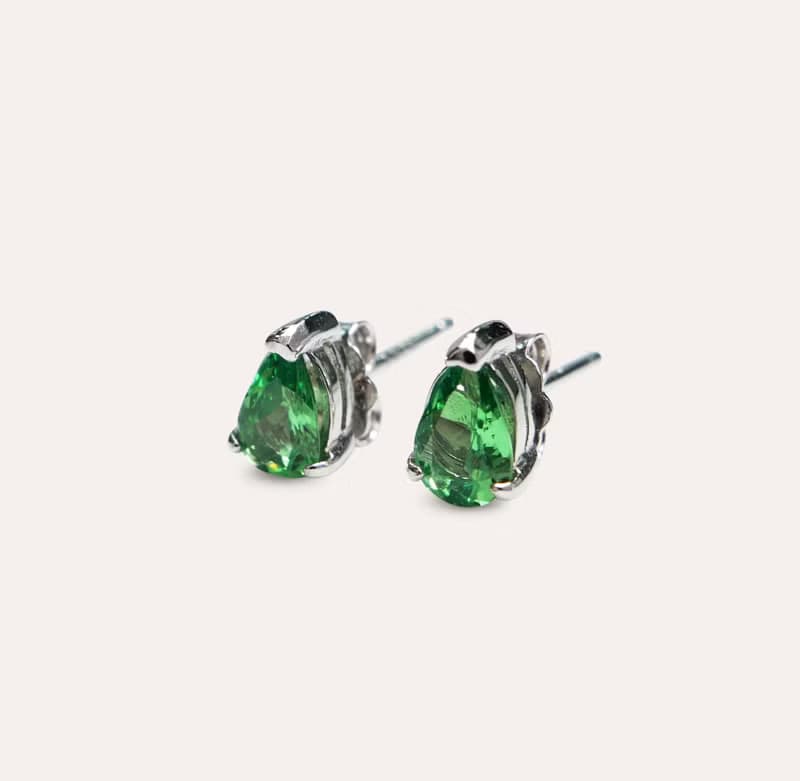 安珠 沙弗萊 綠色 水滴 4*6mm 耳環 經典系列 Pear E 寶石銀飾