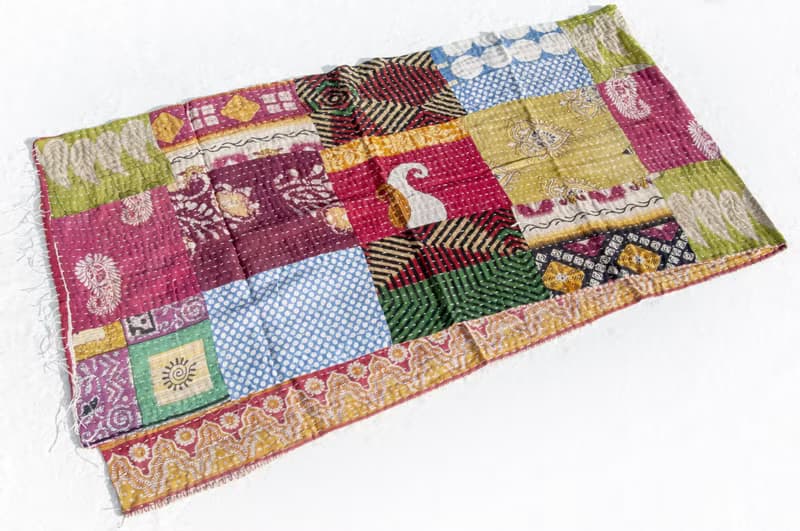 手縫紗麗布拼接絲巾/刺繡絲巾/刺繡圍巾/手縫紗麗線絲巾-北歐花朵