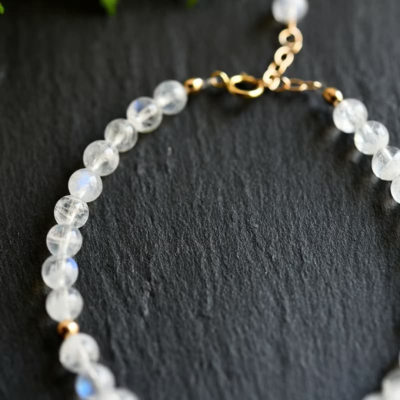 永遠の若さ・永遠の愛　幻 ムーンストーンのブレスレット 6月誕生石