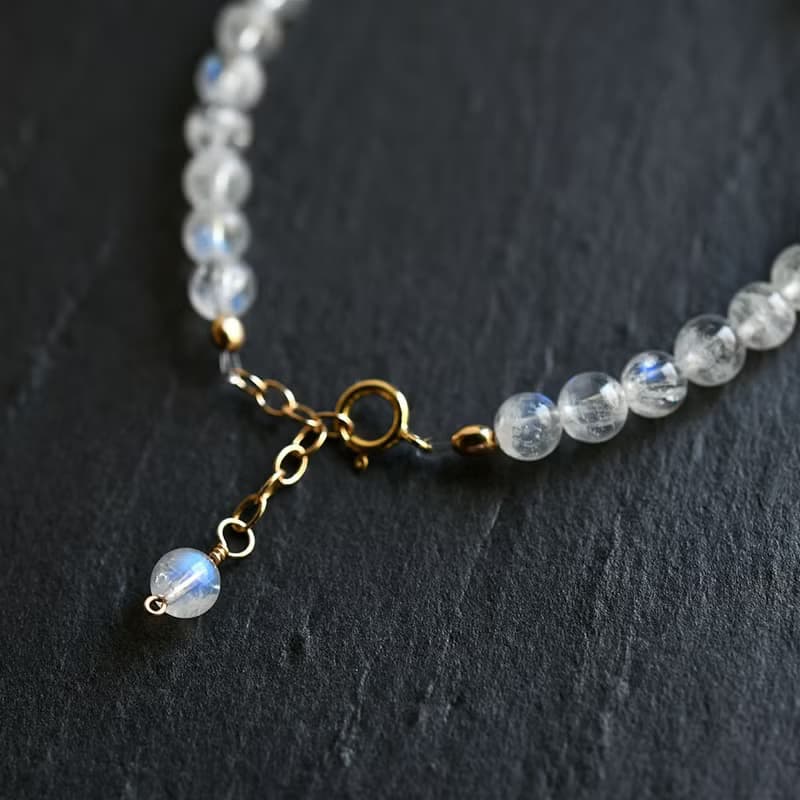 永遠の若さ・永遠の愛　幻 ムーンストーンのブレスレット 6月誕生石