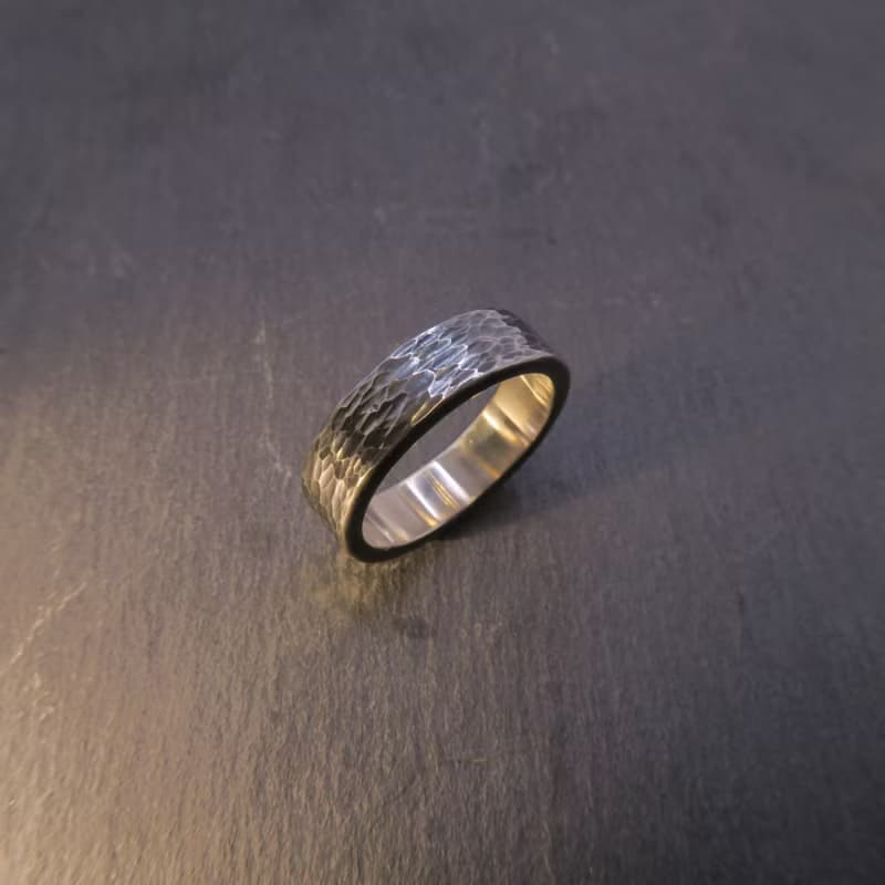 沙丘(黑) 純銀鍛敲戒指 - 寬6.5mm - 可免費修改戒圍一次
