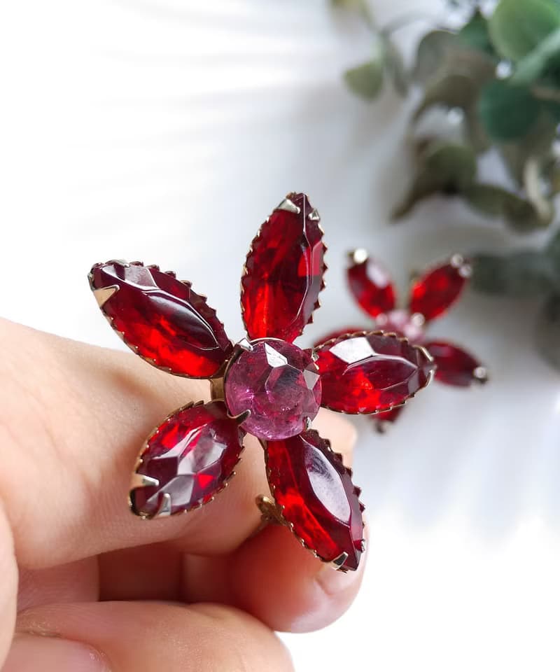 Vintage Jewelry 西洋古董飾品 紅萊茵花朵 夾式耳環