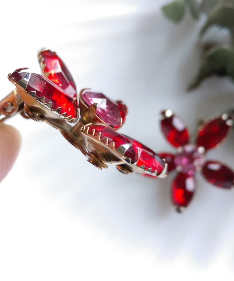Vintage Jewelry 西洋古董飾品 紅萊茵花朵 夾式耳環