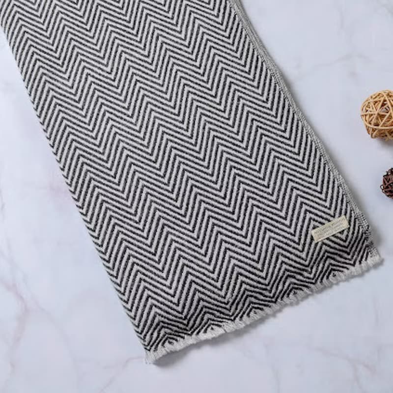 【厚款】喀什米爾羊毛圍巾/披肩 深灰山形紋 厚款 手工機織