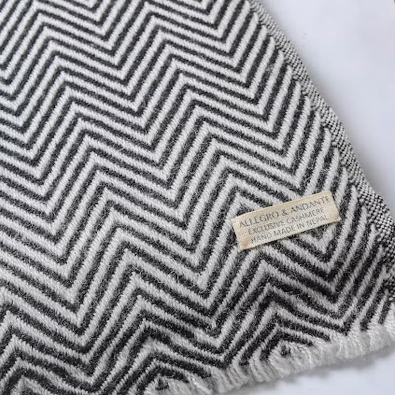 【厚款】喀什米爾羊毛圍巾/披肩 深灰山形紋 厚款 手工機織