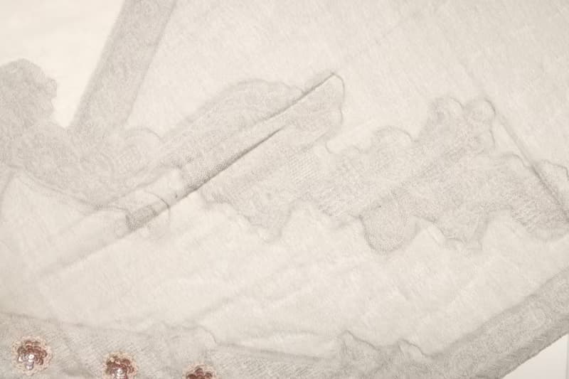 【精品禮盒】釘珠喀什米爾水煮羊毛刺繡圍巾披肩拼透紗淺米灰蕾絲